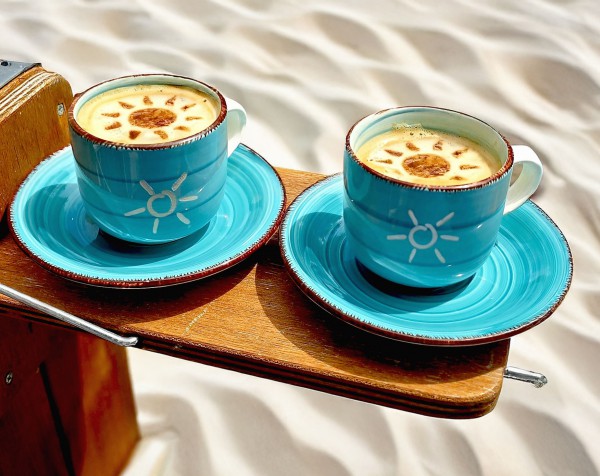 BLUE Cappuccinotassen mit Untertassen